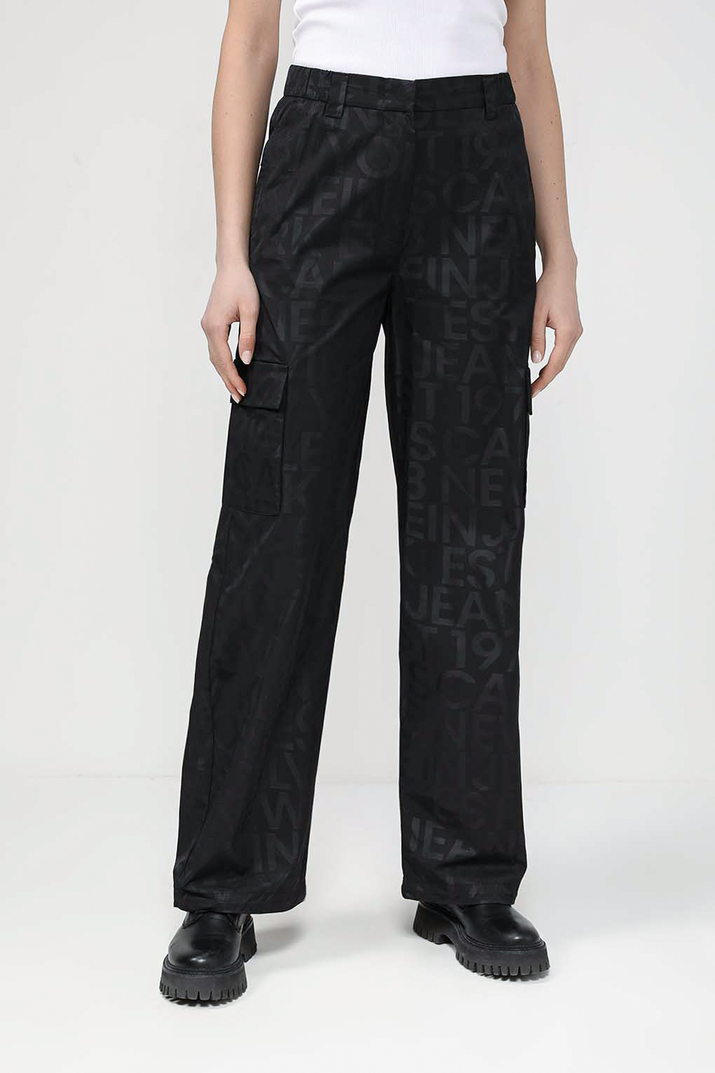 

Брюки женские Calvin Klein Jeans J20J222596 черные S, Черный, J20J222596