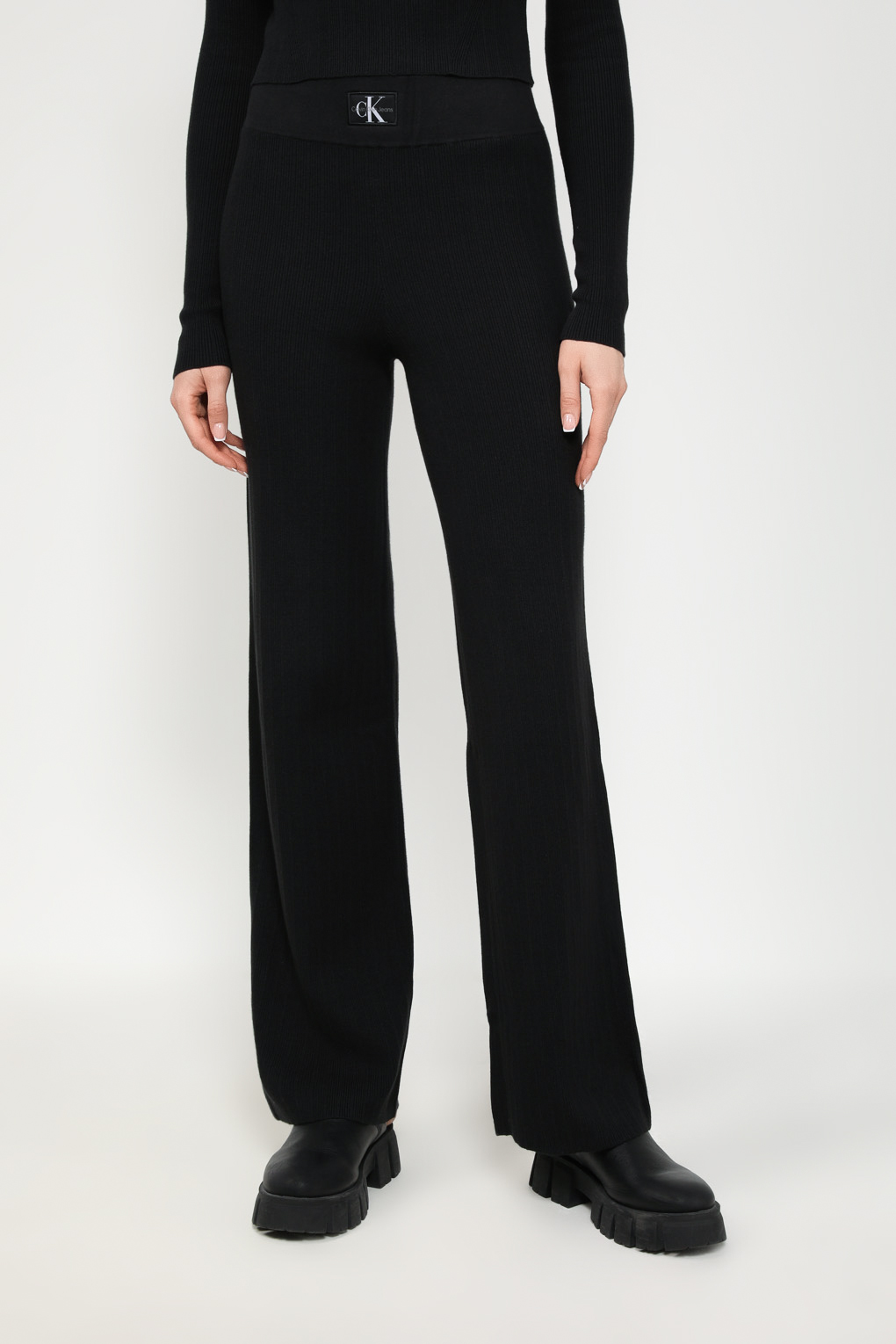 

Брюки женские Calvin Klein Jeans J20J222599 черные L, Черный, J20J222599