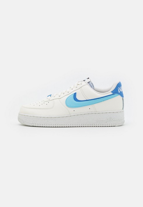 

Кеды мужские Nike Air Force 1 белые 52.5 EU (доставка из-за рубежа), Белый, Air Force 1