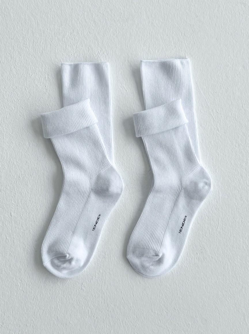 Комплект носков женских TENDEN WSF21/04M белых 36-39, 2 пары