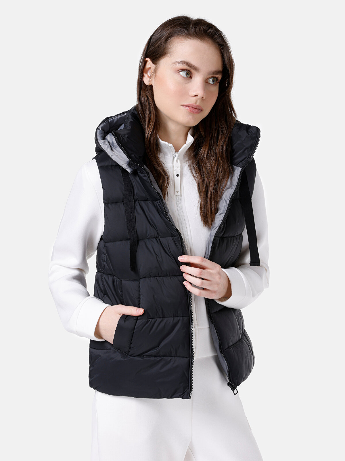 

Утепленный жилет женский Colin's CL1066879 черный S, CL1066879