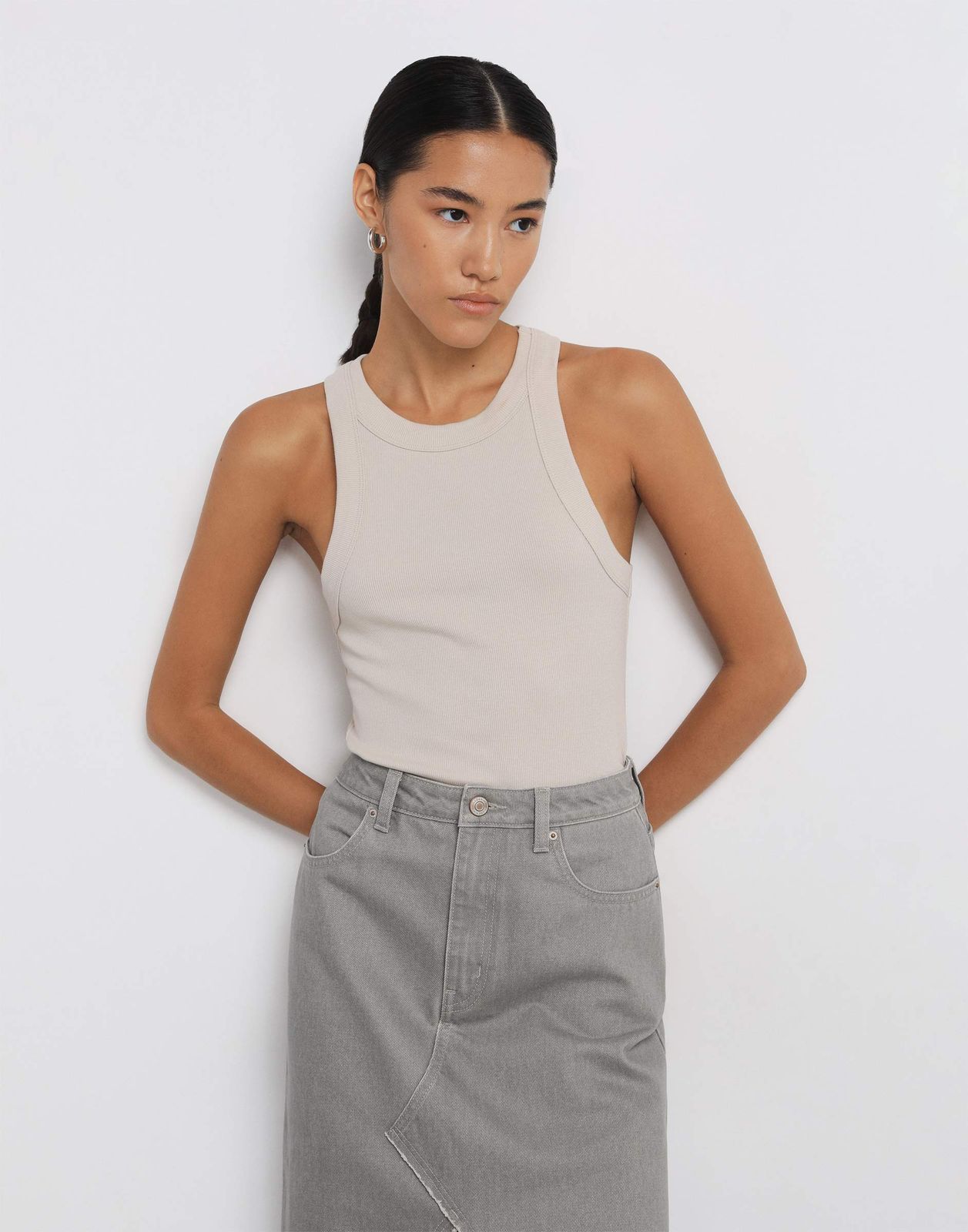 Майка женская Gloria Jeans GTN004076 бежевый XS164 349₽