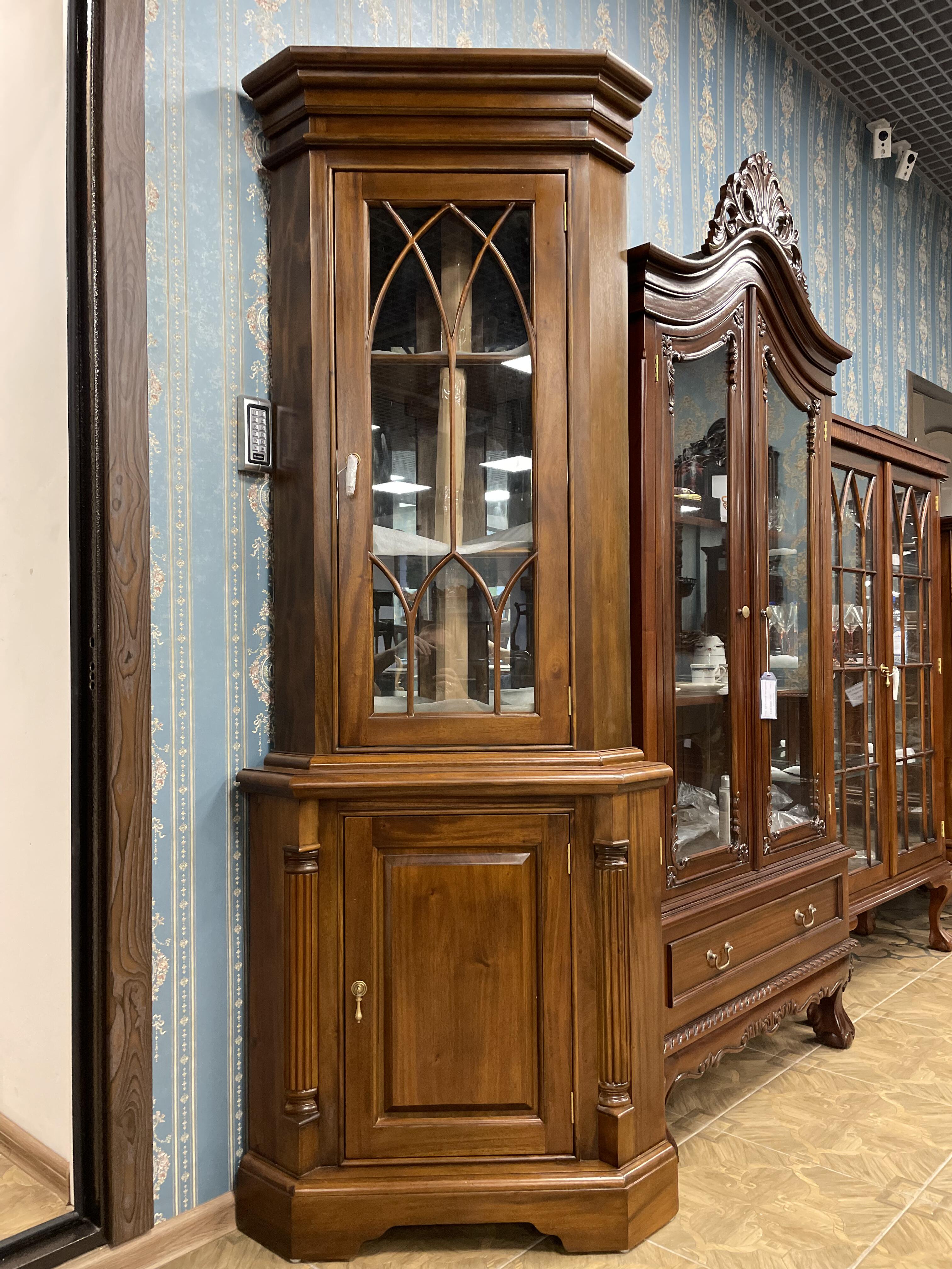 

Угловой шкаф-витрина Classica mebel UN-28163 для гостиной 77х42х200 см, Коричневый, UN-28163