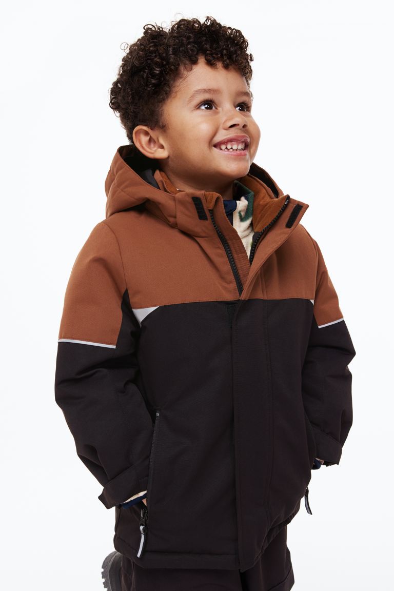 

Куртка детская H&M 1108755, цвет черный/разноцветный, размер 134 (доставка из-за рубежа), 1108755