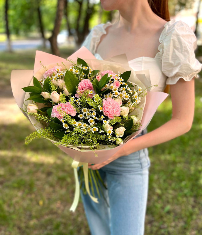 

Цветочная композиция авторскаяМастерская цветов и сладостей For You, Арт 2758