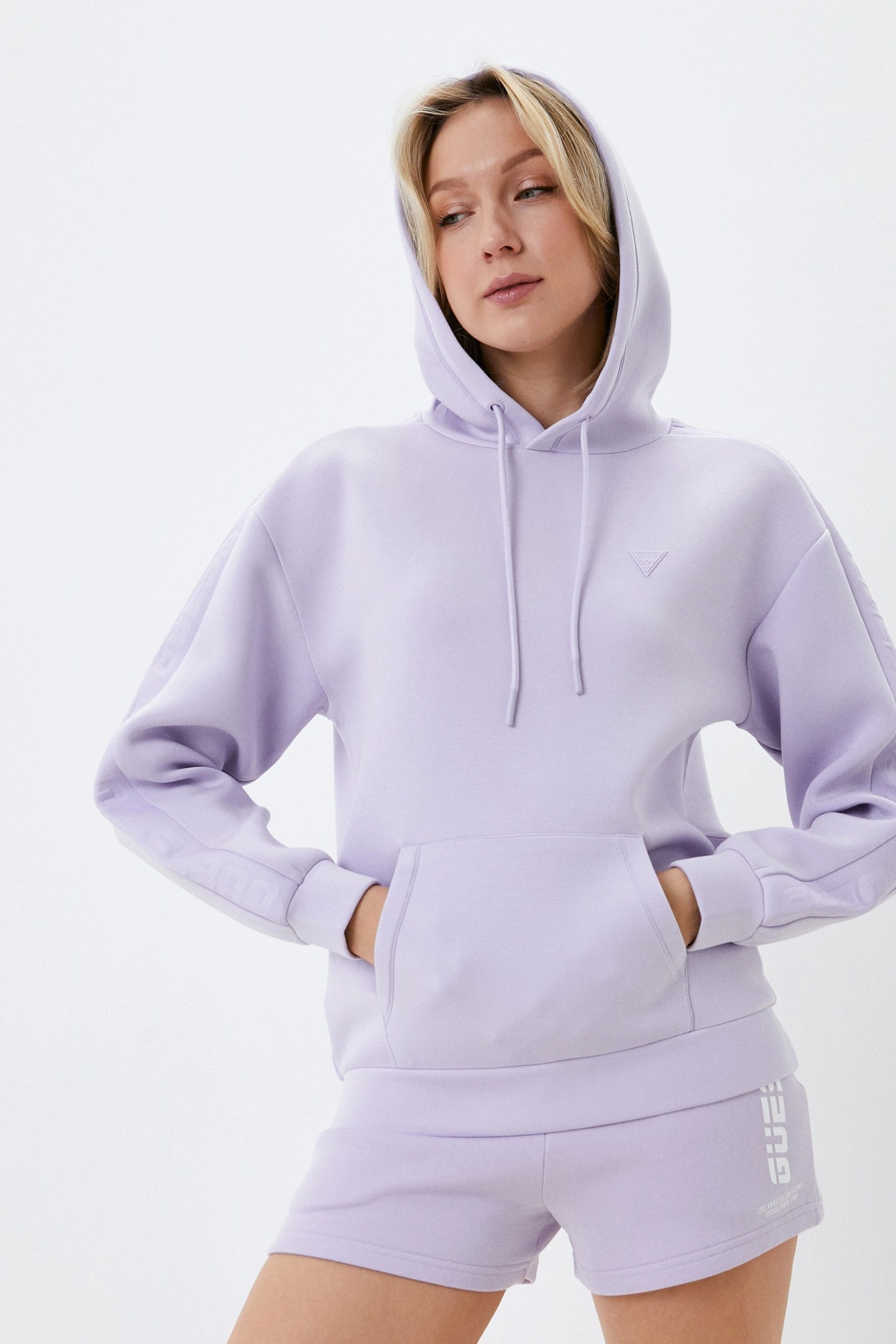 

Худи женское Guess V2RQ07K7UW2G4P7 фиолетовое 44 RU, V2RQ07K7UW2G4P7