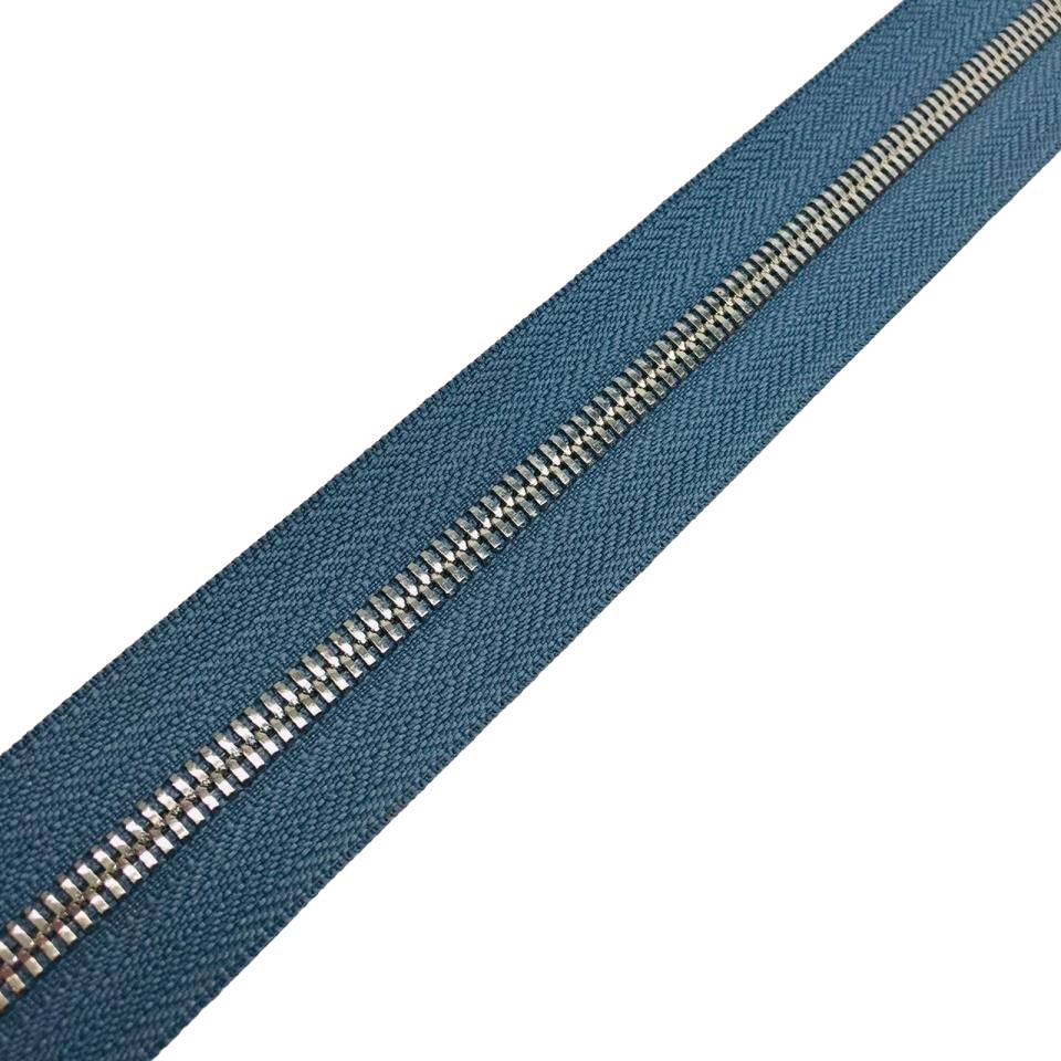 

Молния MaxZipper металл №5СТ никель, цвет D575 светло-джинсовый, 5 м, Голубой, металл №5СТ никель, цвет D575 светло-джинсовый, 5 м
