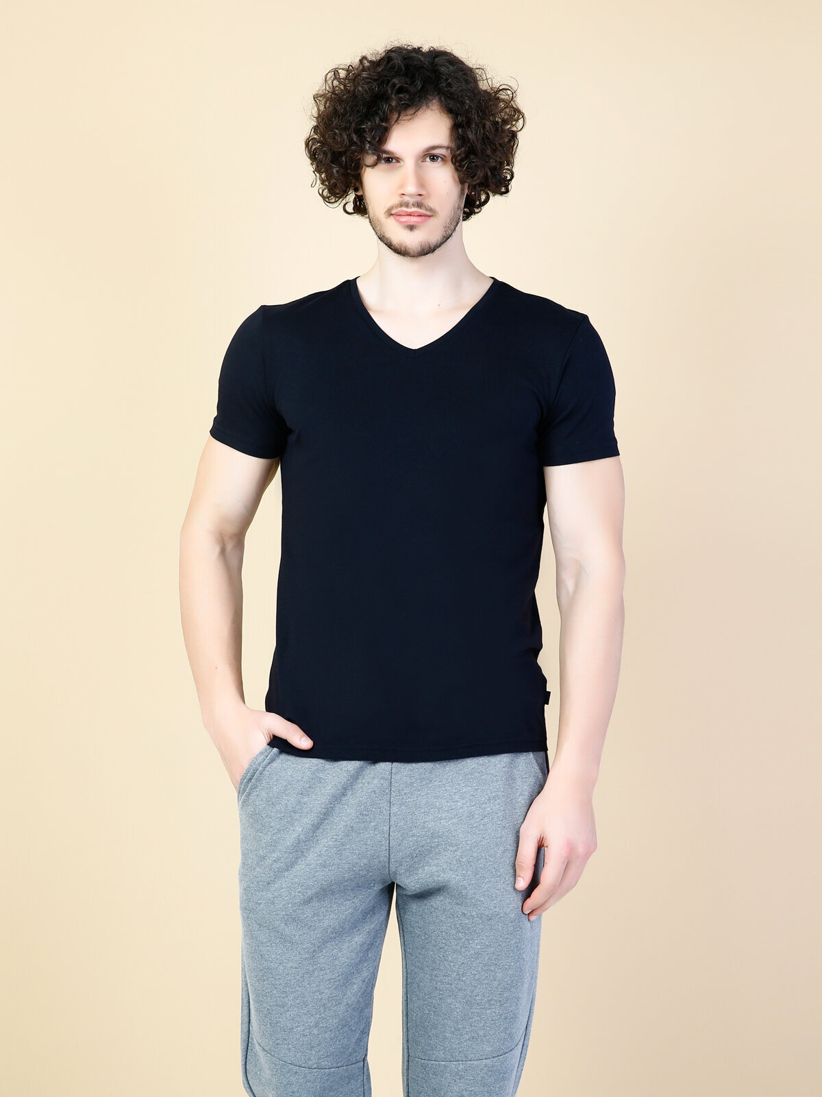 

Футболка мужская Colins CLTKTMTSH0212440_q1.v1 черная XXL, CLTKTMTSH0212440_q1.v1