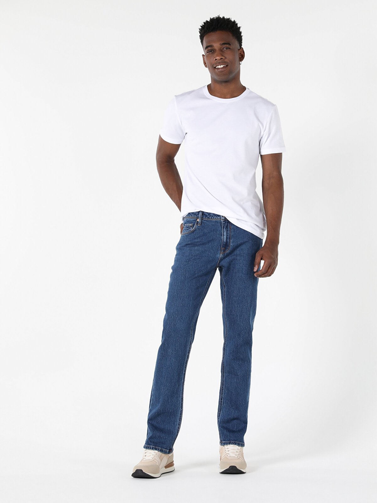

Футболка мужская Colins CLTKTTSHM0022575_q1.v1 белая XXL, Белый, CLTKTTSHM0022575_q1.v1
