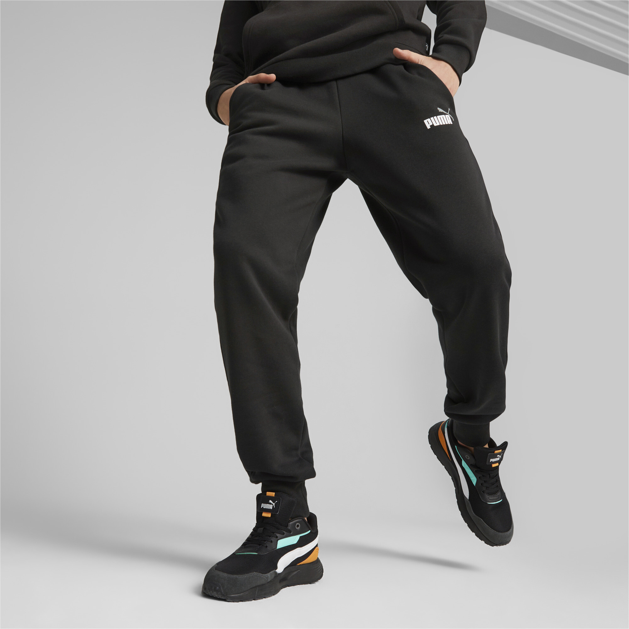 

Спортивные брюки мужские PUMA Ess+ 2 Col Logo Pants Fl Cl черные XL, Черный, Ess+ 2 Col Logo Pants Fl Cl