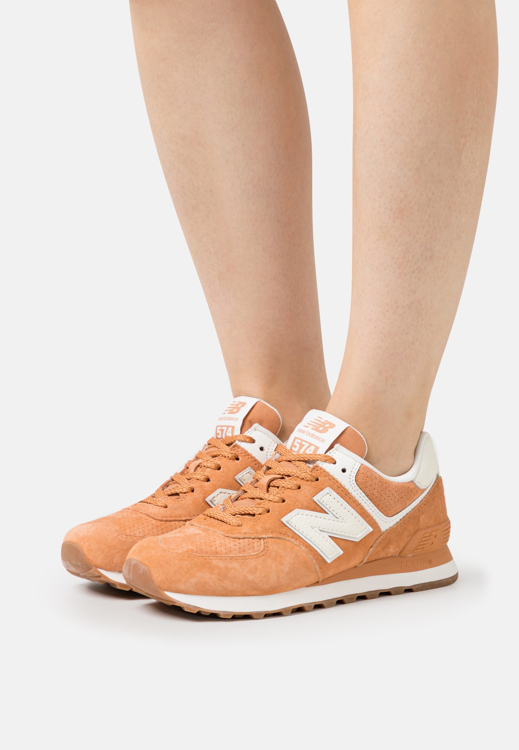 

Кроссовки женские New Balance Wl574 оранжевые 36.5 EU (доставка из-за рубежа), Оранжевый, WL574YJ2