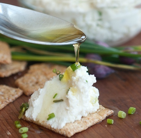 

Сыр мягкий Калачево Шевротон выдержанный из козьего молока 19,5% 150 г