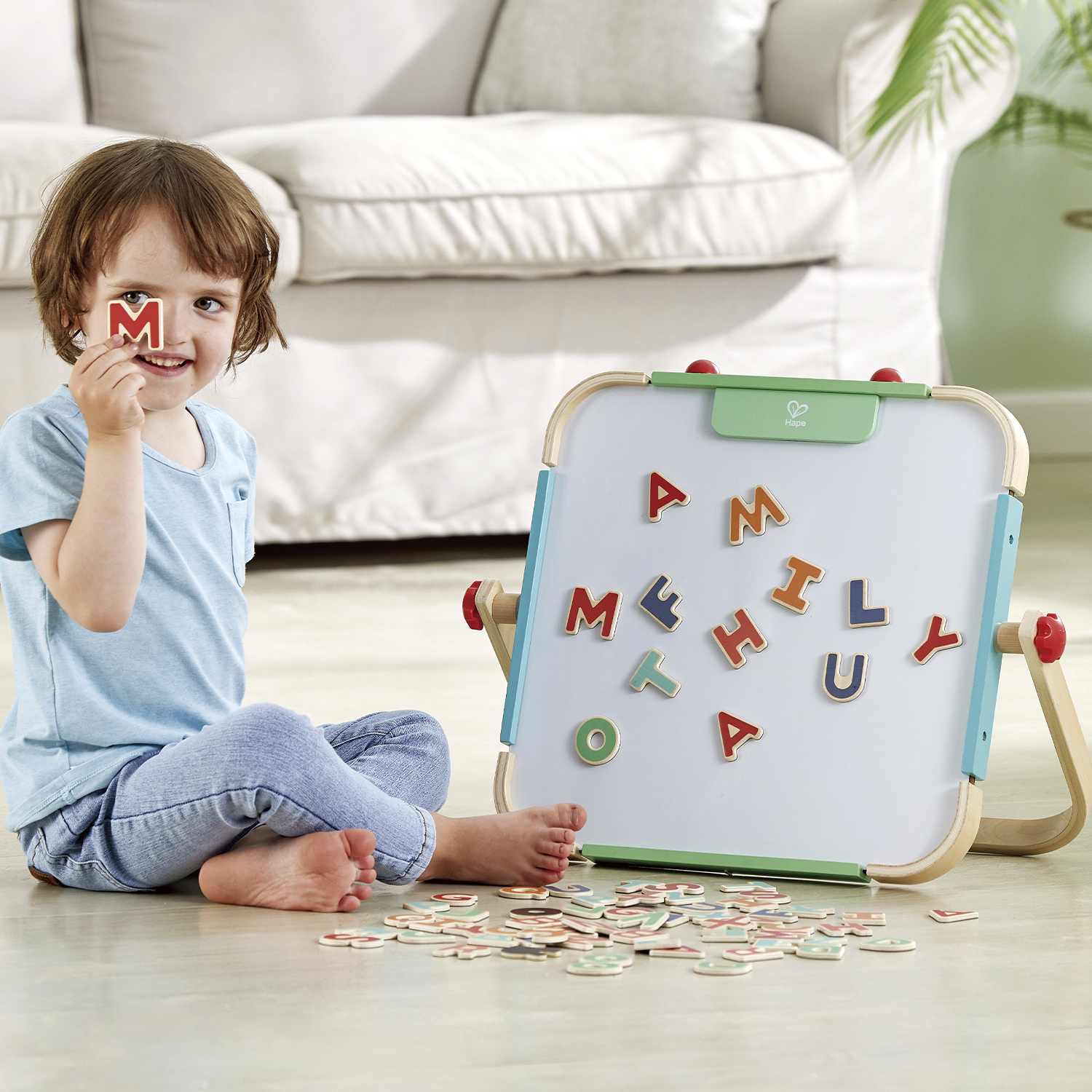 Развивающая игрушка Hape Деревянные магнитные буквы (английский алфавит) без мольберта hape магнитные буквы английский алфавит