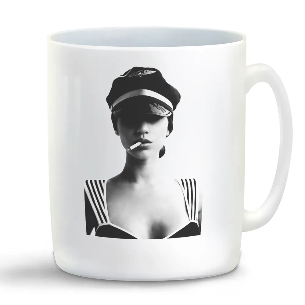 

Кружка CoolPodarok Девушка с сигаретой