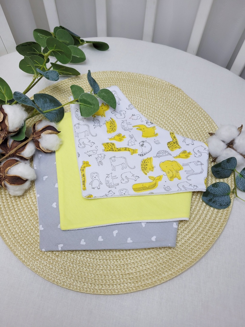 Нагрудники непромокаемые Желтые силуэты животных 3шт