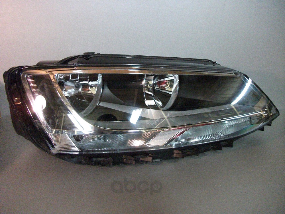 

Фара Правая Vw Jеttа 2011> VAG 5c7941006h