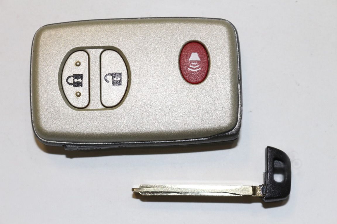 

Ключ зажигания Autokey заготовка для Toyota дист. в сборе
