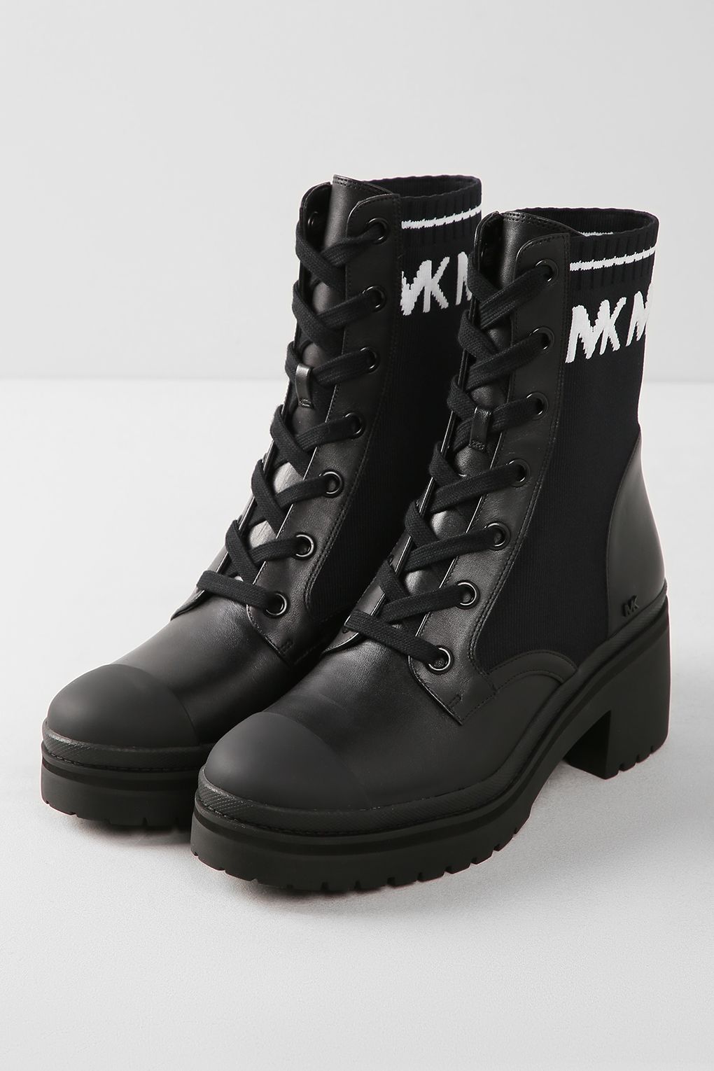 

Ботинки женские Michael Kors 40T0BRME5D черные 9 US, Черный, 40T0BRME5D