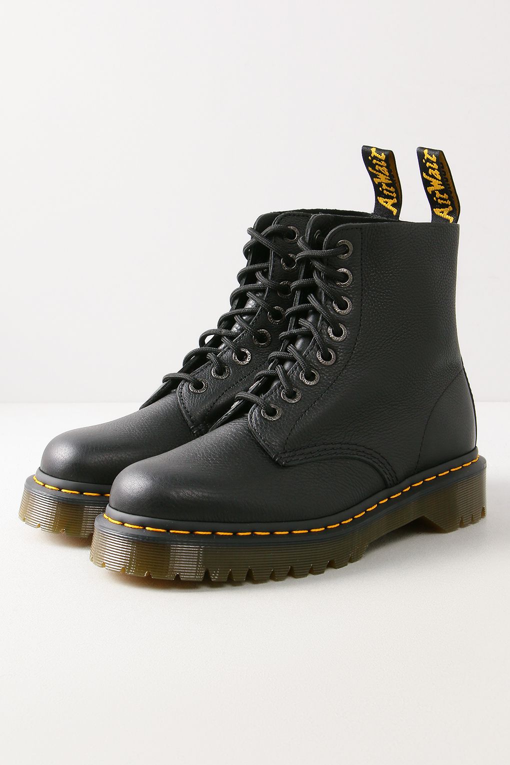 

Ботинки женские Dr. Martens 26206001 черные 37 EU, Черный, 26206001