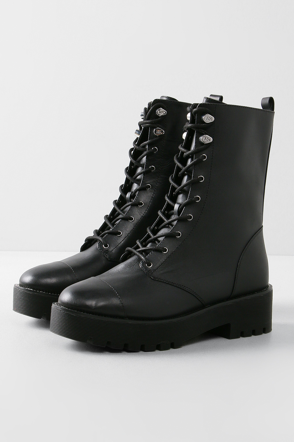 

Ботинки женские Michael Kors 40F1BYFE6L черные 7 US, Черный, 40F1BYFE6L