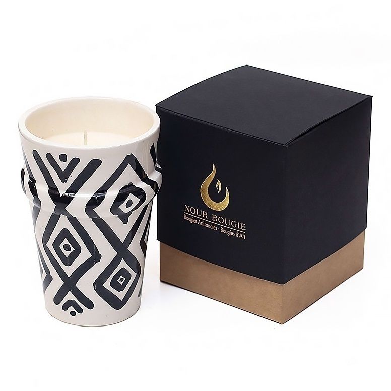 

Свеча ароматическая Nour Bougie Lozana Oud 475 г