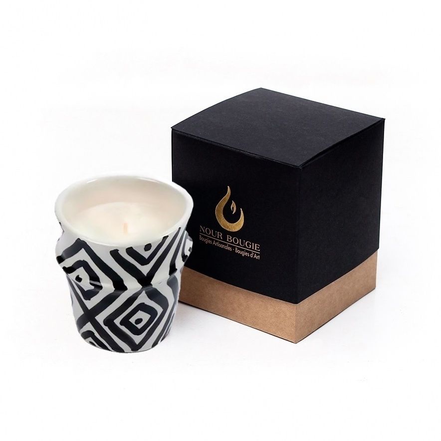 

Свеча ароматическая Nour Bougie Lozana Oud 233 г