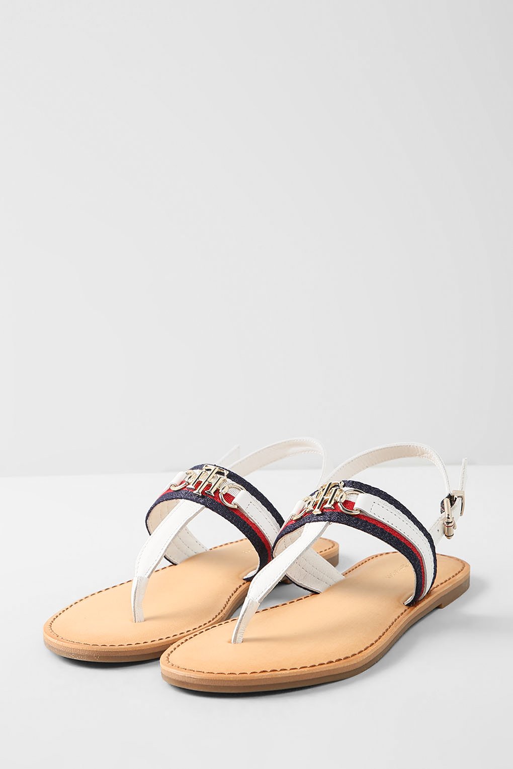 Сандалии женские Tommy Hilfiger XW0XW01961 белые 41 EU 7490₽