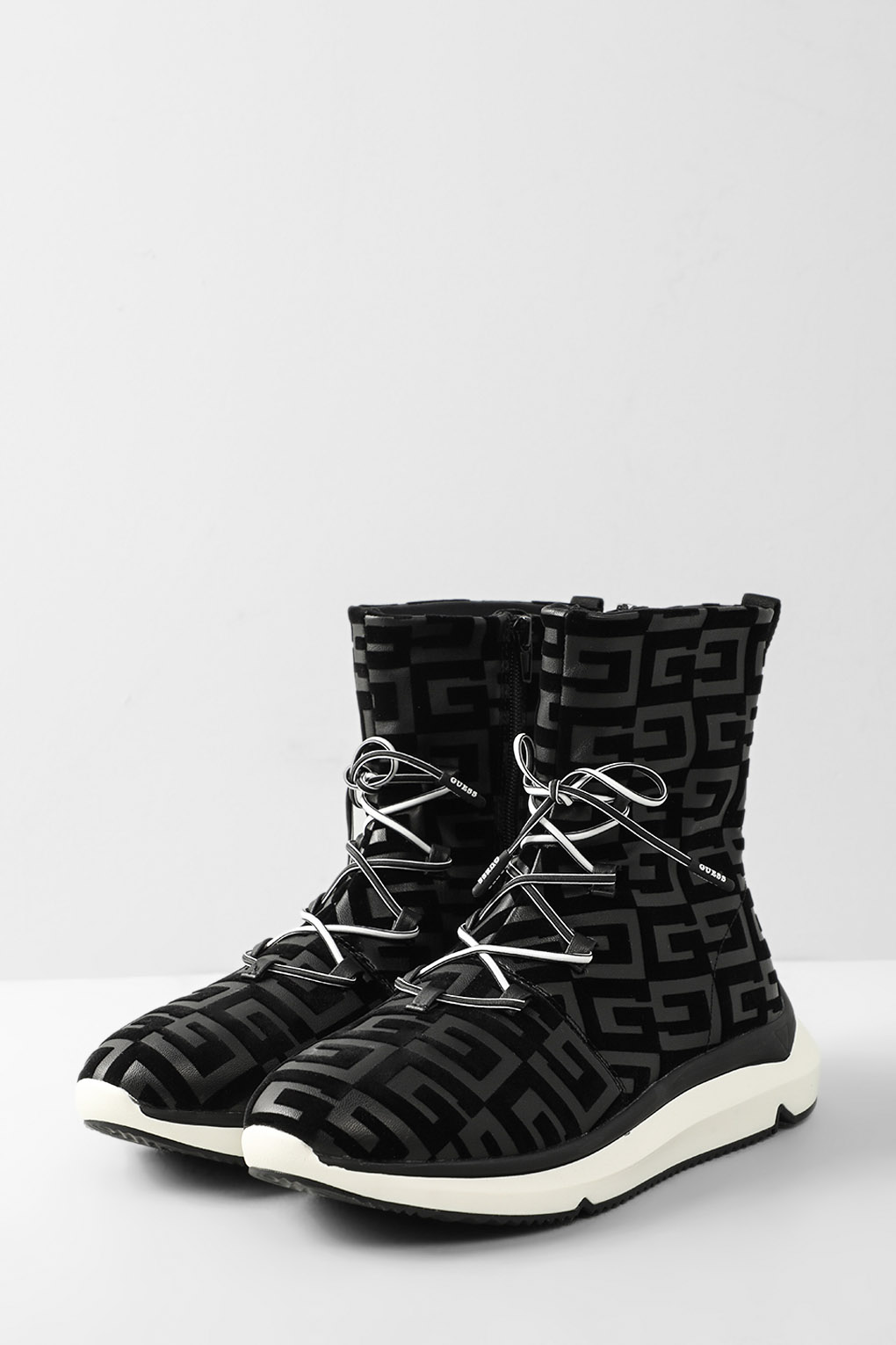 

Кроссовки женские Guess FL7D2W FAL12 черные 41 EU, Черный, FL7D2W FAL12