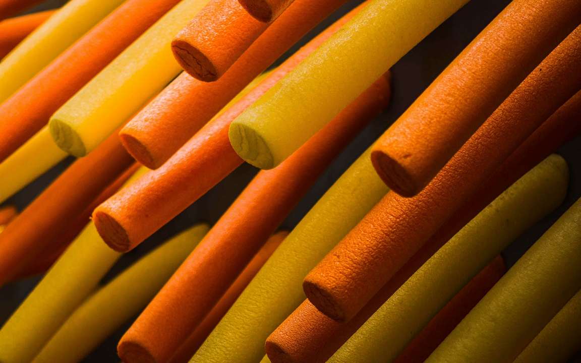 

Картина на холсте 60x110 LinxOne "Трубки, жгуты, поролон, макро