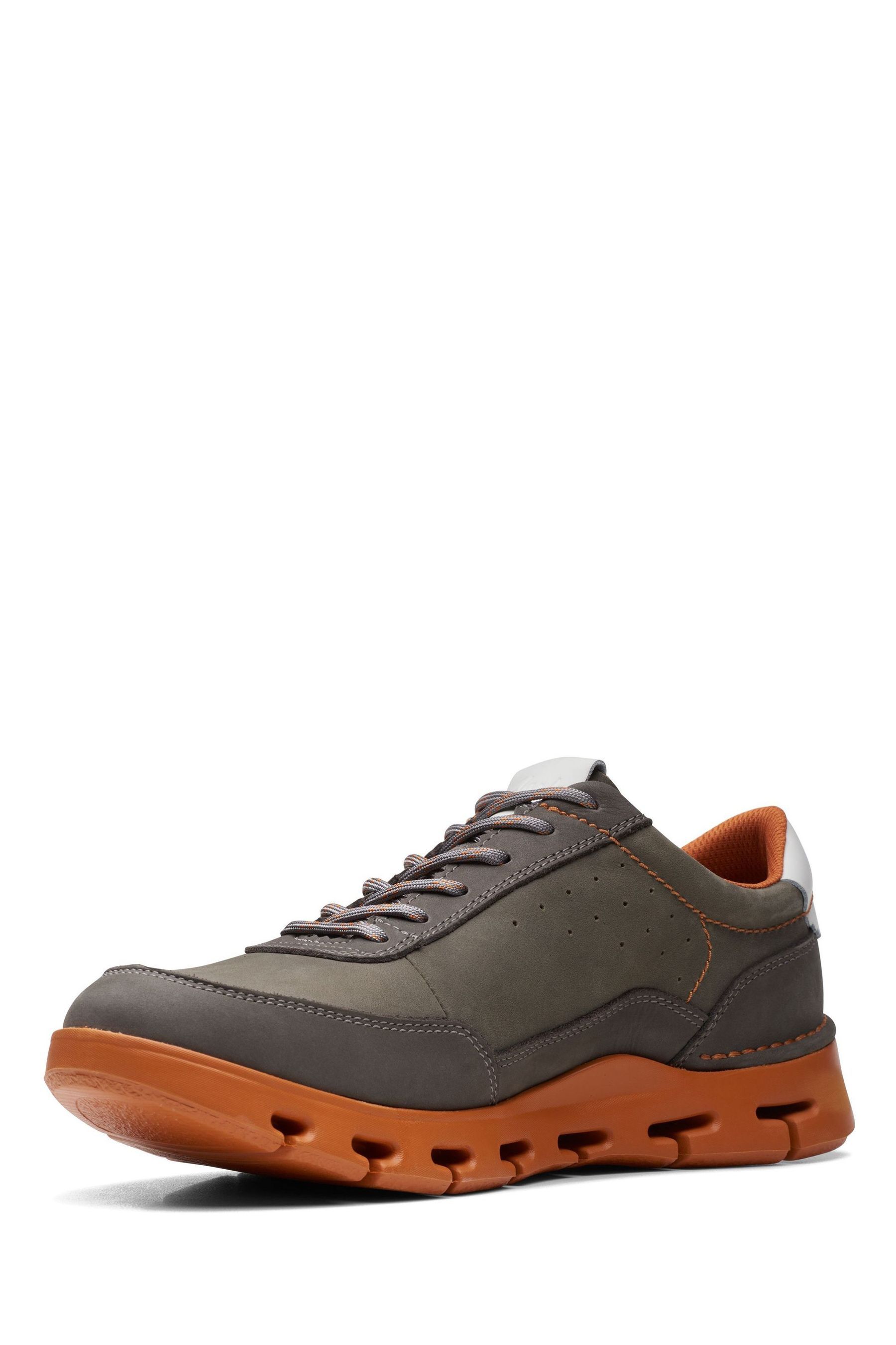 

Кроссовки мужские Clarks 26170629 серые 42 EU, Серый, 26170629