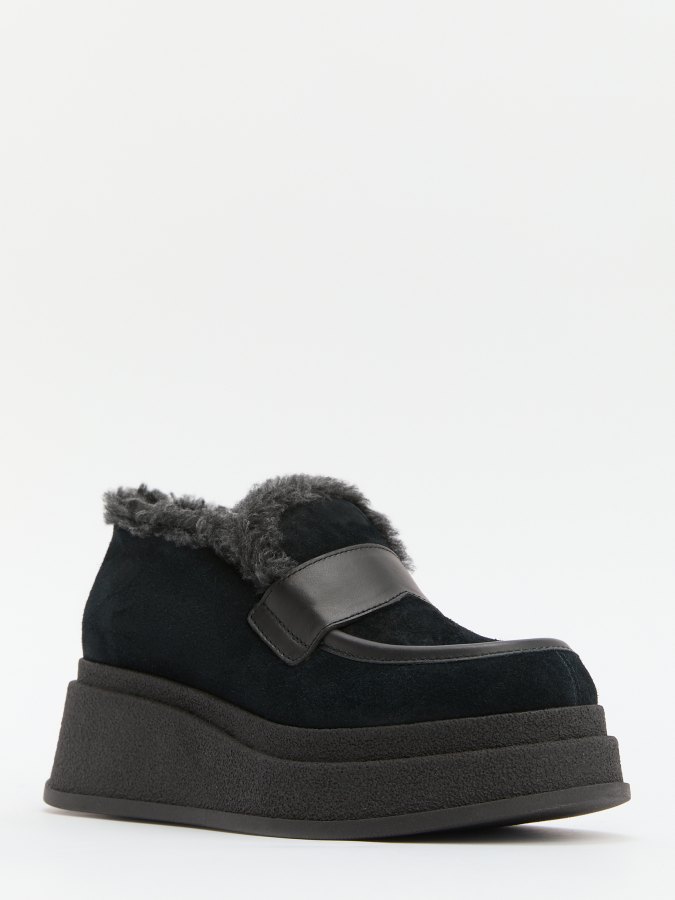 

Лоферы женские Giovanni Fabiani Trend W24TR164 черные 38 EU, Черный, W24TR164