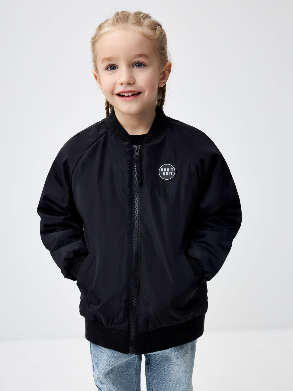 

Бомбер с принтом на спине для мальчиков 3803061137-50 цв. черный р.104, 3803061137-50