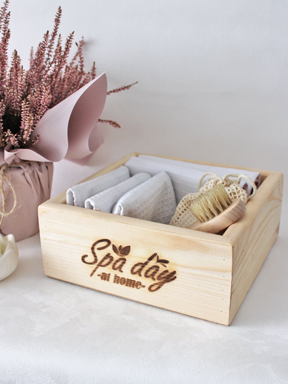 

Ящик из натурального дерева неокрашенный с гравировкой Spa day at home, Spa day