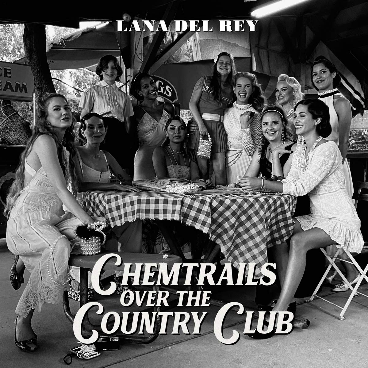

Lana Del Rey Chemtrails Over The Country Club
