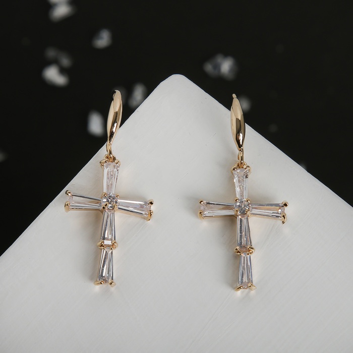 

Серьги подвески из бижутерного сплава Queen Fair со стразами, Крестики искры, стекло, со стразами, Крестики искры