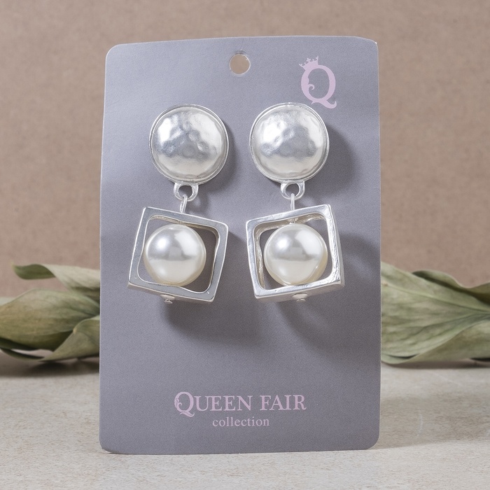 

Серьги Queen fair с жемчугом, Фемида, белые, в матовом серебре, с жемчугом, Фемида, белые, в матовом серебре