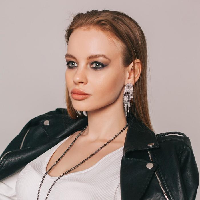 

Серьги Queen fair висячие, со стразами, Кометы, белые, в серебре, висячие, со стразами, Кометы, белые, в серебре