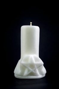фото Белая свеча пентаграмма magic-kniga