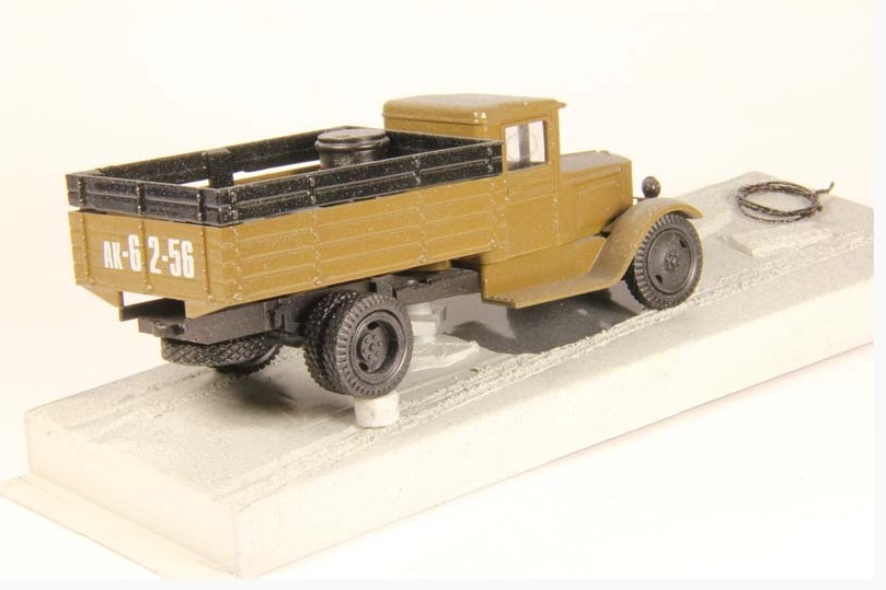 Коллекционная модель ЛОМО-АВМ ЗИС-5 Дорога жизни хаки, вариант 1 004-01