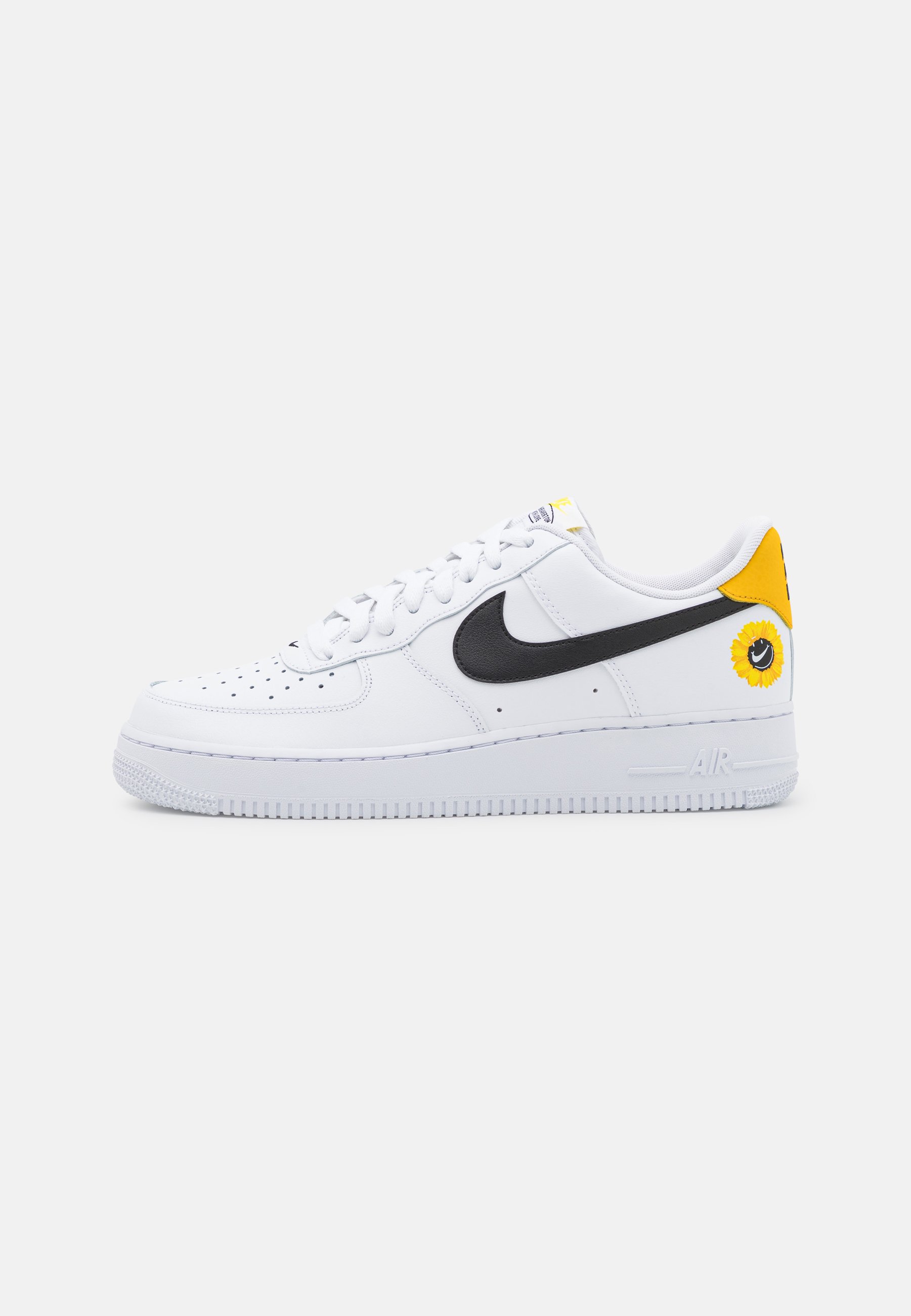 

Кеды мужские Nike Sportswear Air Force 1 '07 Lv8 белые 52.5 EU (доставка из-за рубежа), Белый, Air Force 1 '07 Lv8