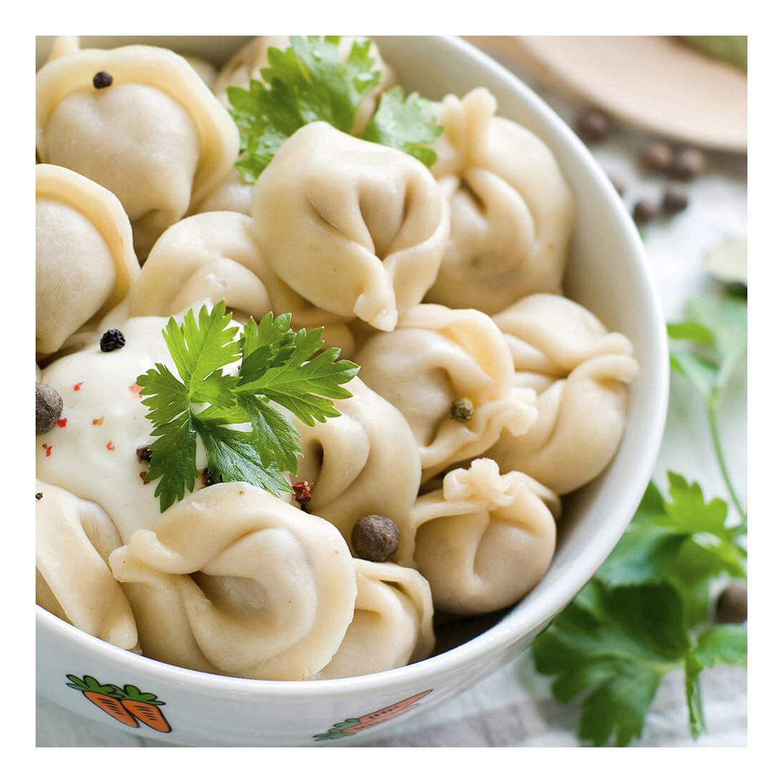 

Пельмени Европа Домашние с курицей и свининой