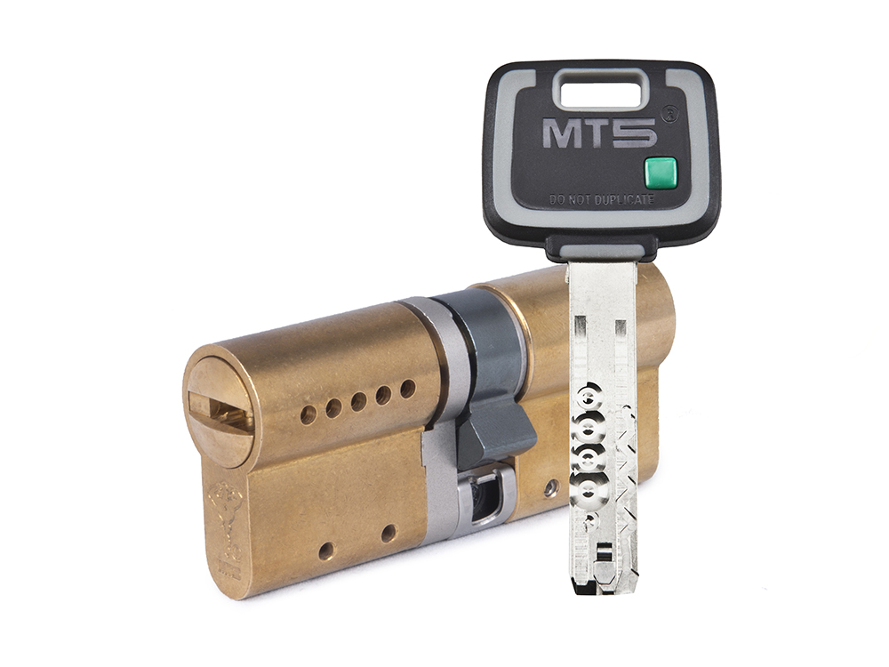 

Цилиндр Mul-t-Lock MT5+ ключ-ключ (размер 38х38 мм) - Латунь, Флажок (5 ключей), Золотистый