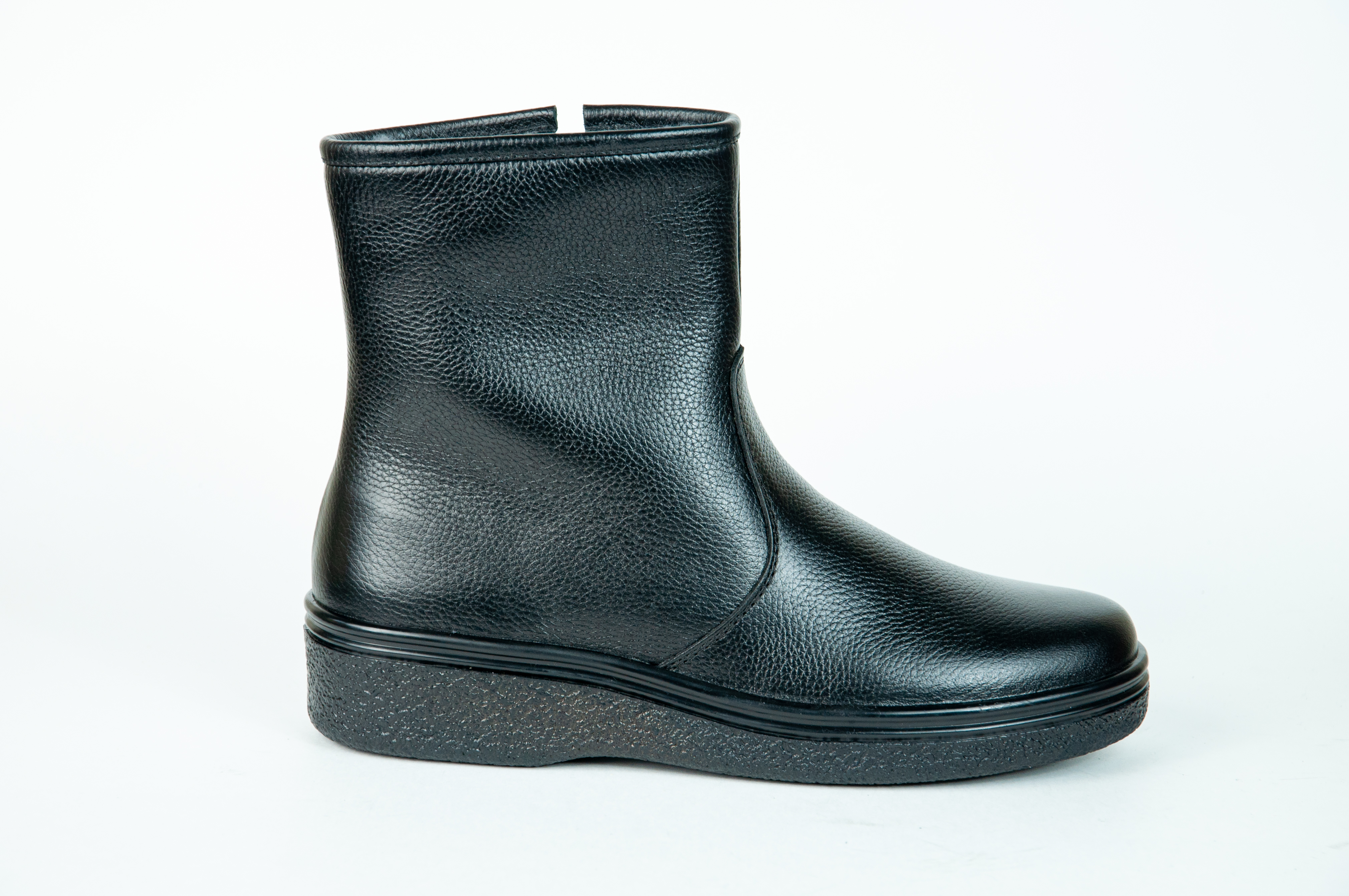 

Ботинки мужские NoBrand 303 черные 40 RU, Черный, 303