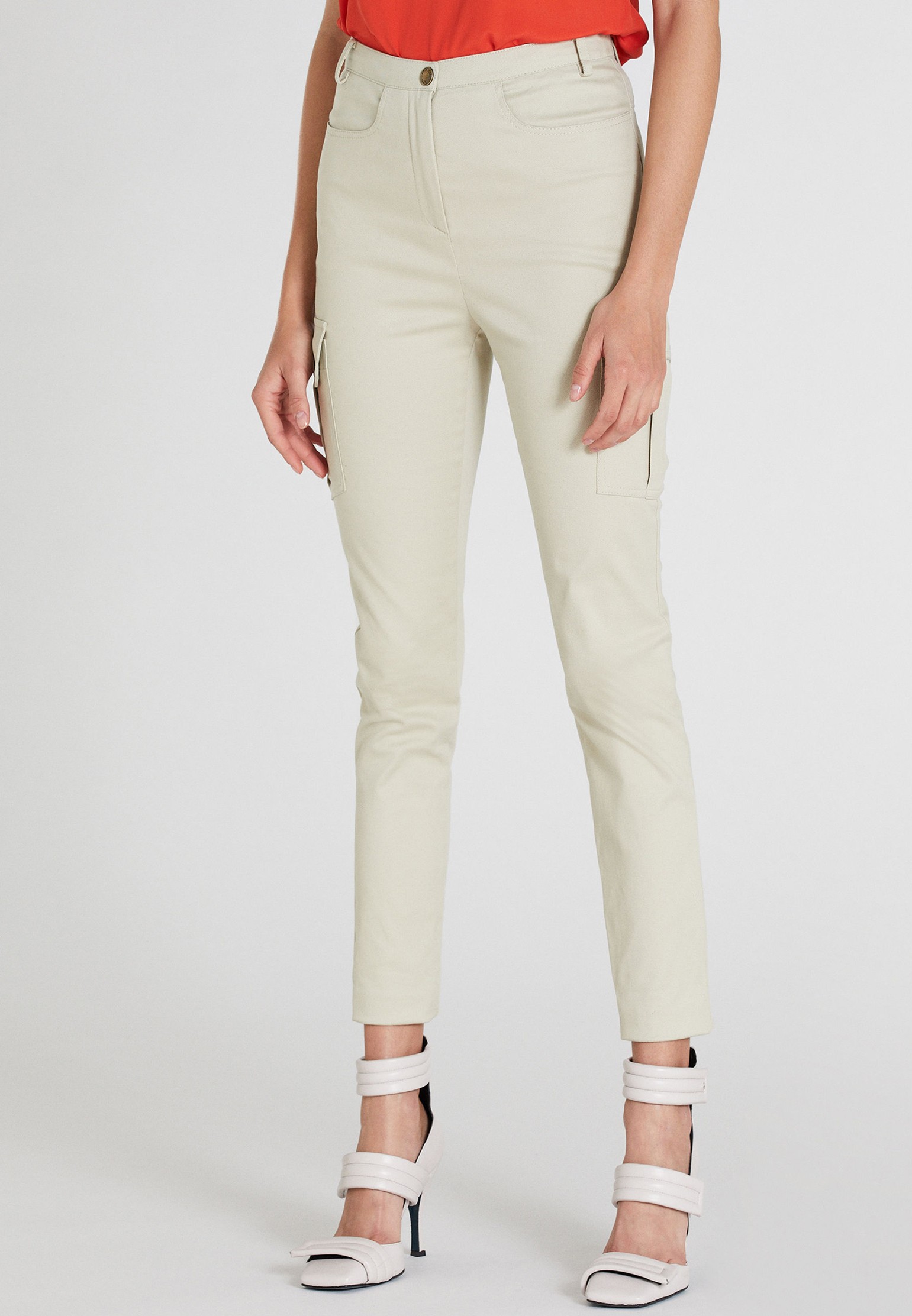 

Брюки женские Patrizia Pepe 133672 серые 42 IT, 133672