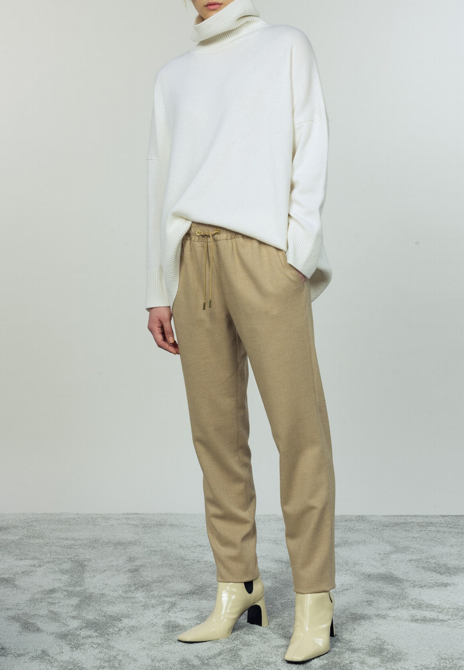 

Брюки женские MAX & MOI 134914 бежевые 36 FR, 134914