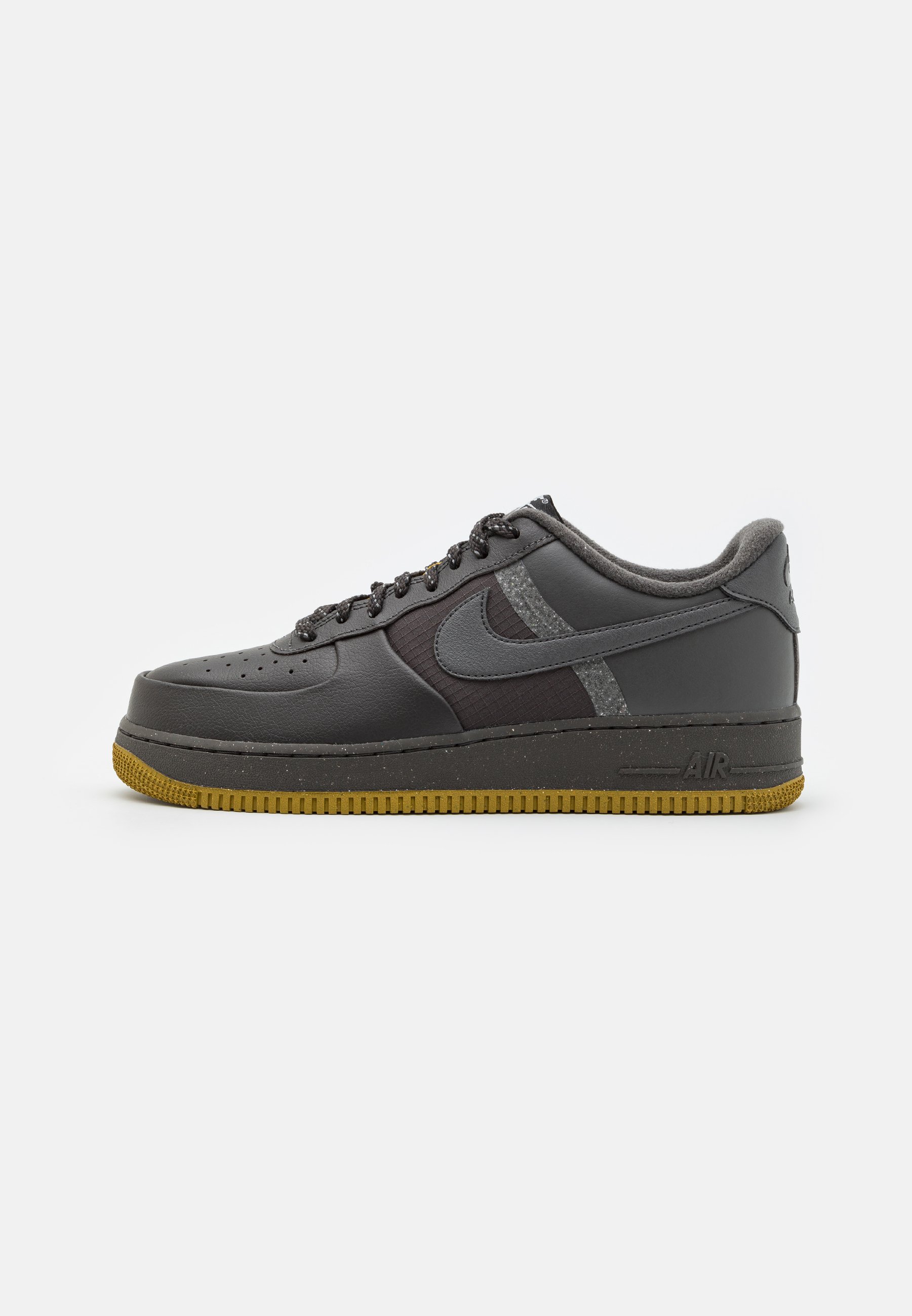 

Кеды мужские Nike Sportswear Air Force 1 07 коричневые 40 EU (доставка из-за рубежа), Коричневый, Air Force 1 07