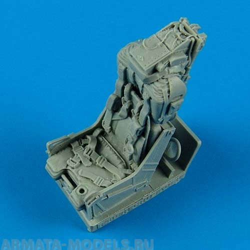 QB32140  F-8 Crusader Ejection Seat wit Safety Belts 1/32