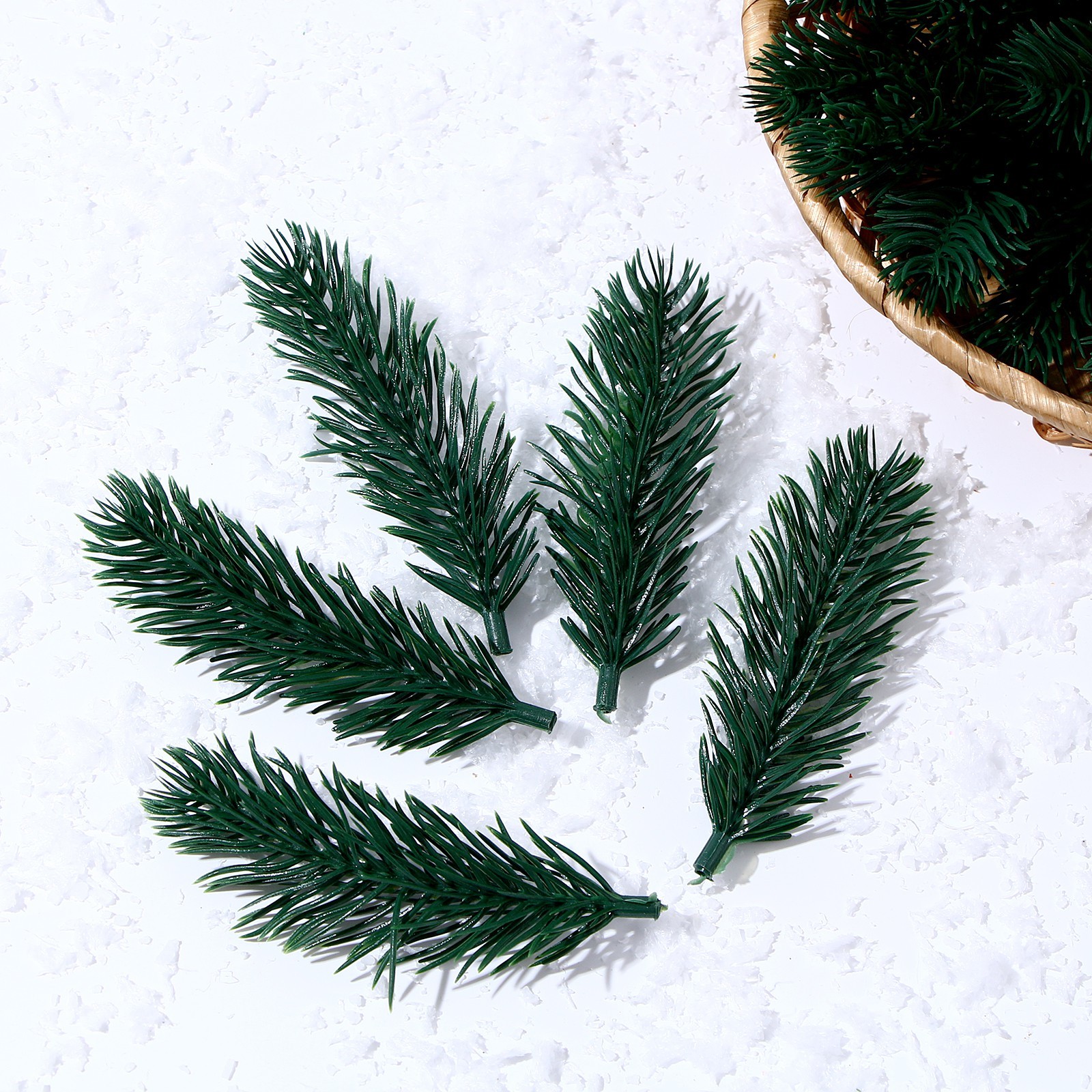 

Декор "Ветки ели мини" набор 100 шт, размер 1 шт 10*3*3 см, Зеленый