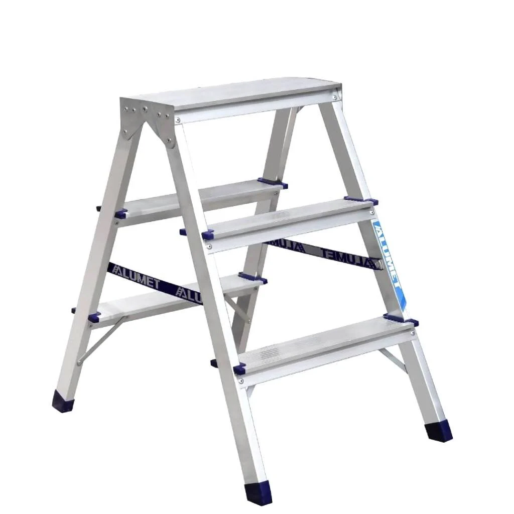 

Стремянка Alumet AD7203 2 секции 3 ступени алюминий 0.71 м 150 кг