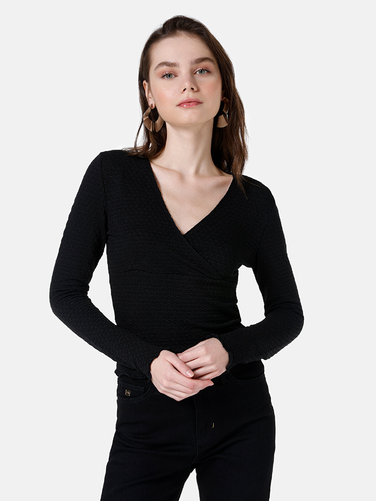 

Лонгслив женский Colin's CL1067296 черный M, CL1067296
